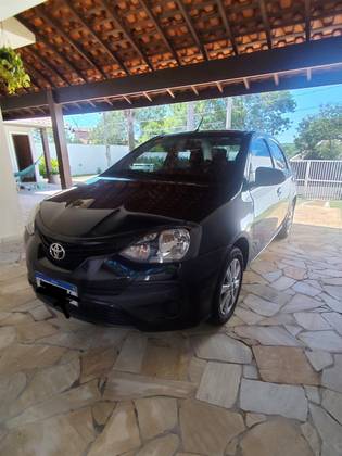 TOYOTA ETIOS 1.5 X PLUS SEDAN 16V FLEX 4P AUTOMÁTICO